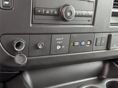 2025 Chevrolet Express Passenger 1LT