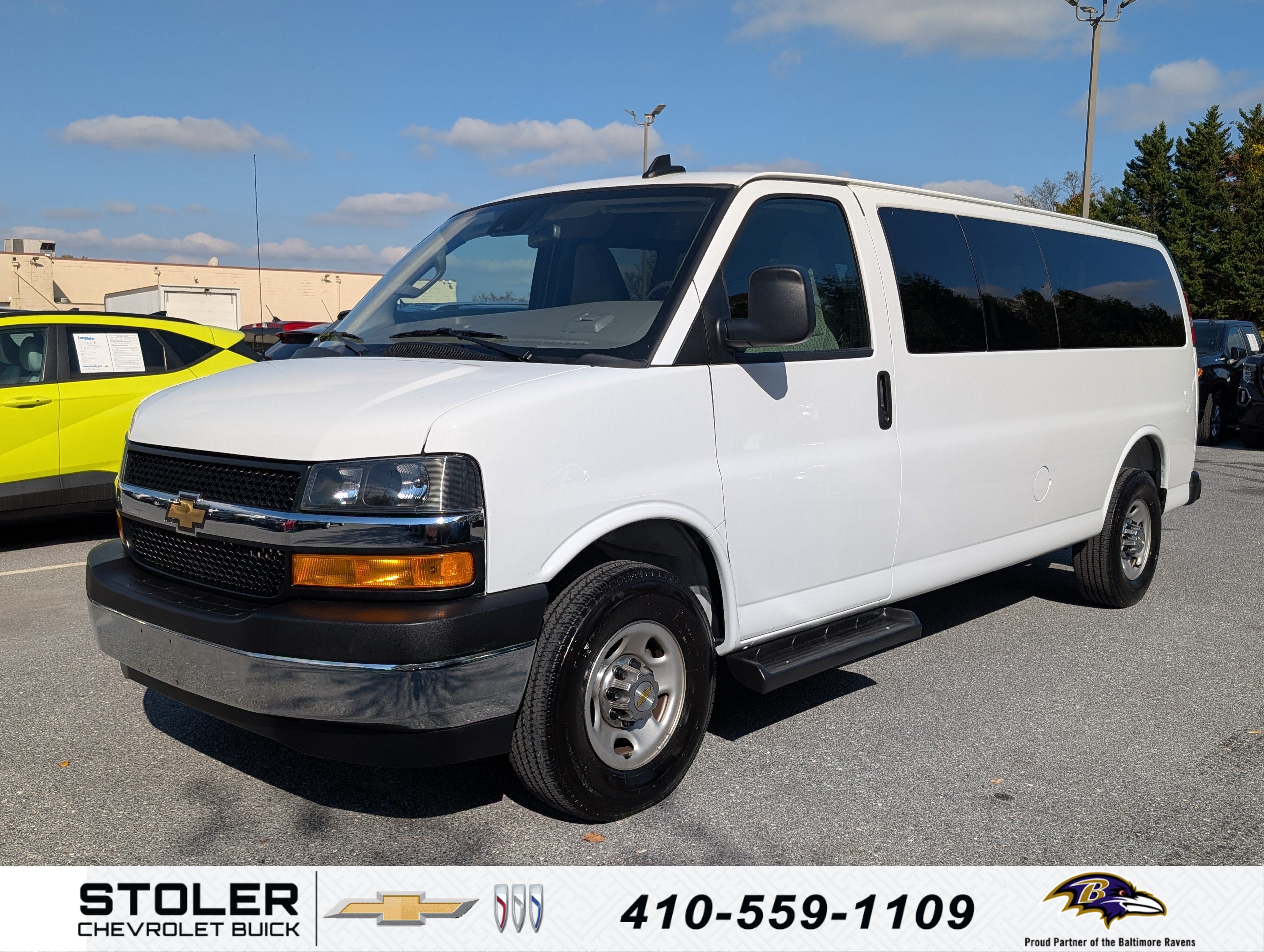 2025 Chevrolet Express Passenger 1LT