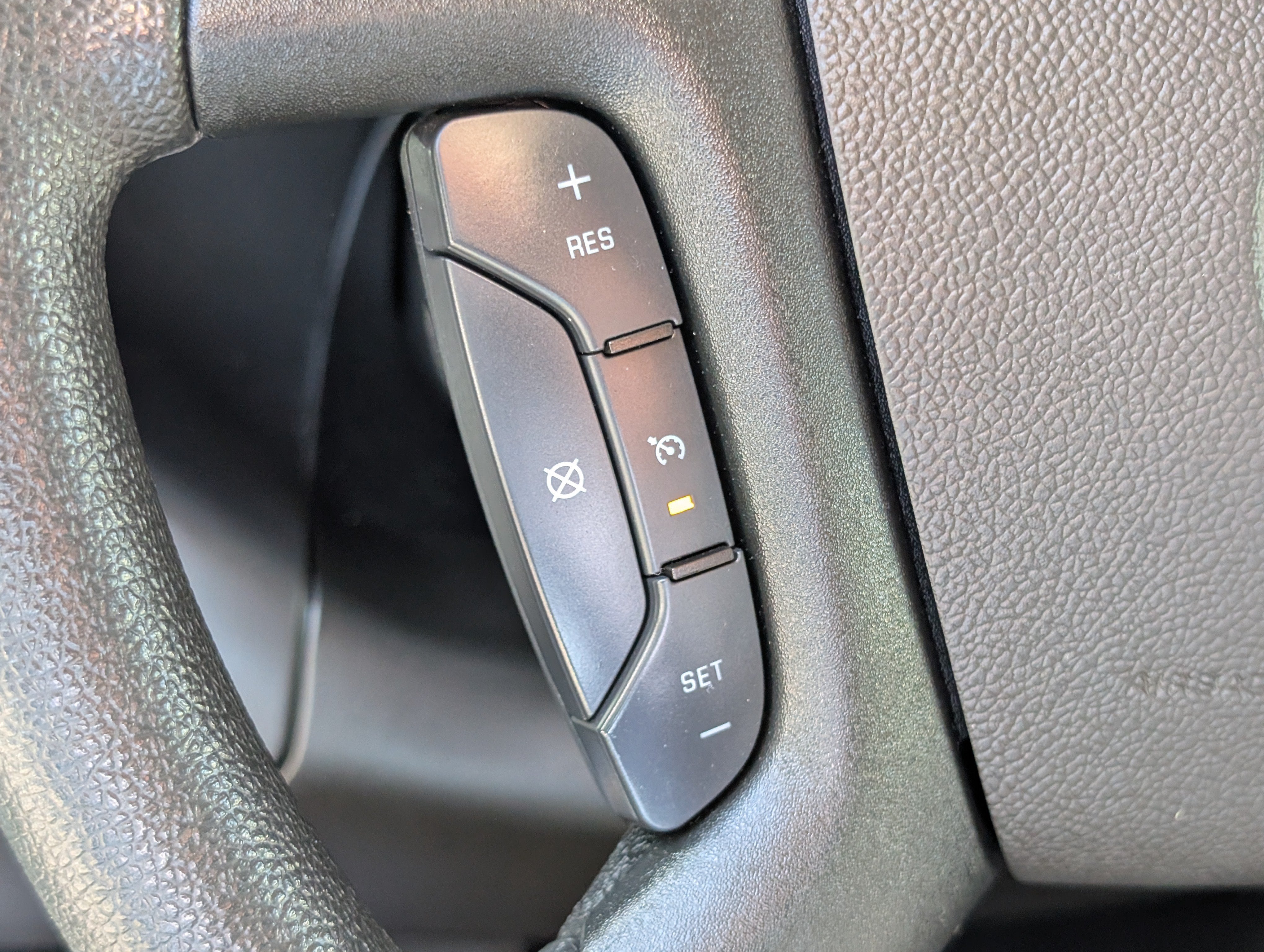 2025 Chevrolet Express Passenger 1LT