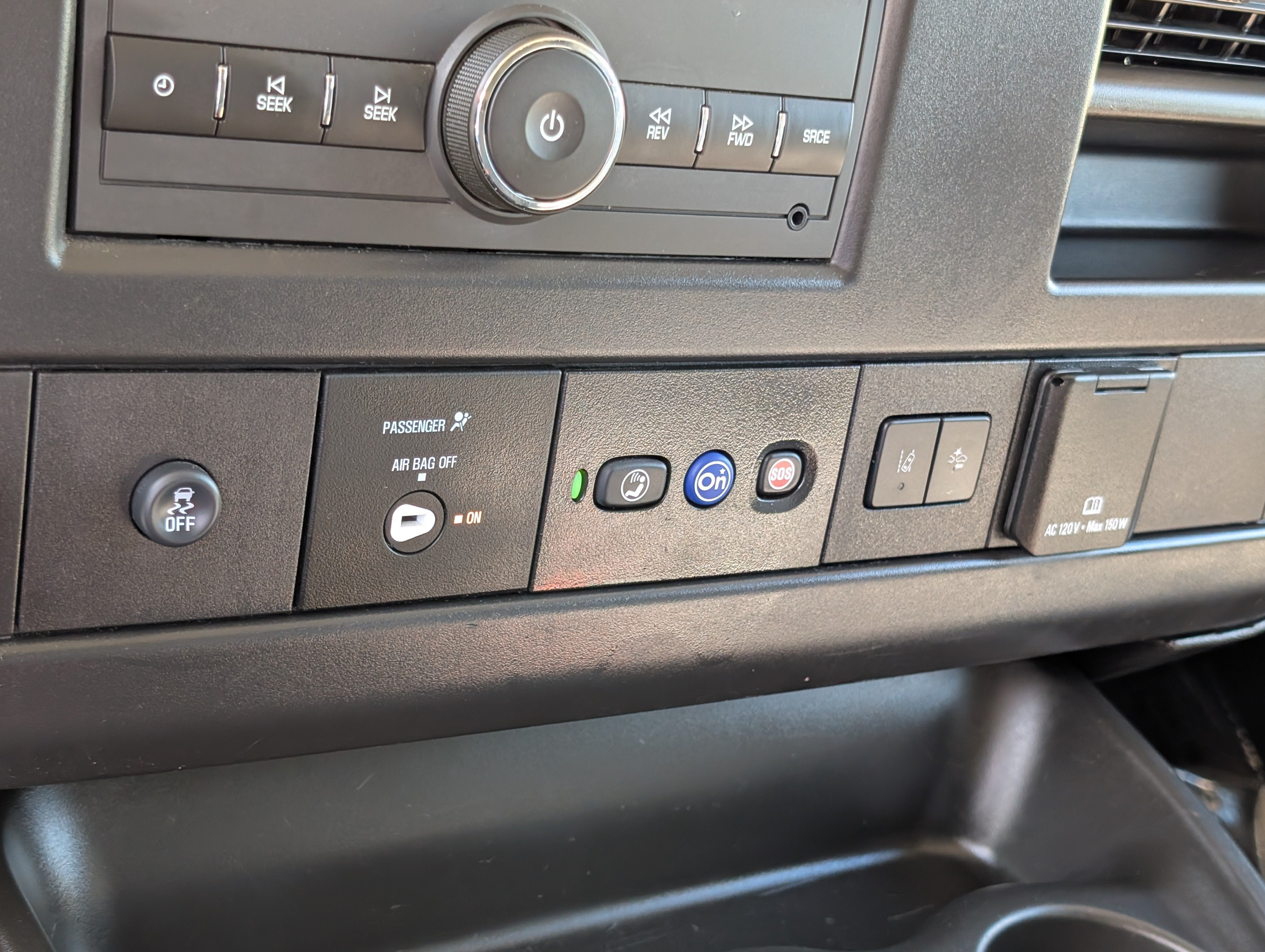 2025 Chevrolet Express Passenger 1LT