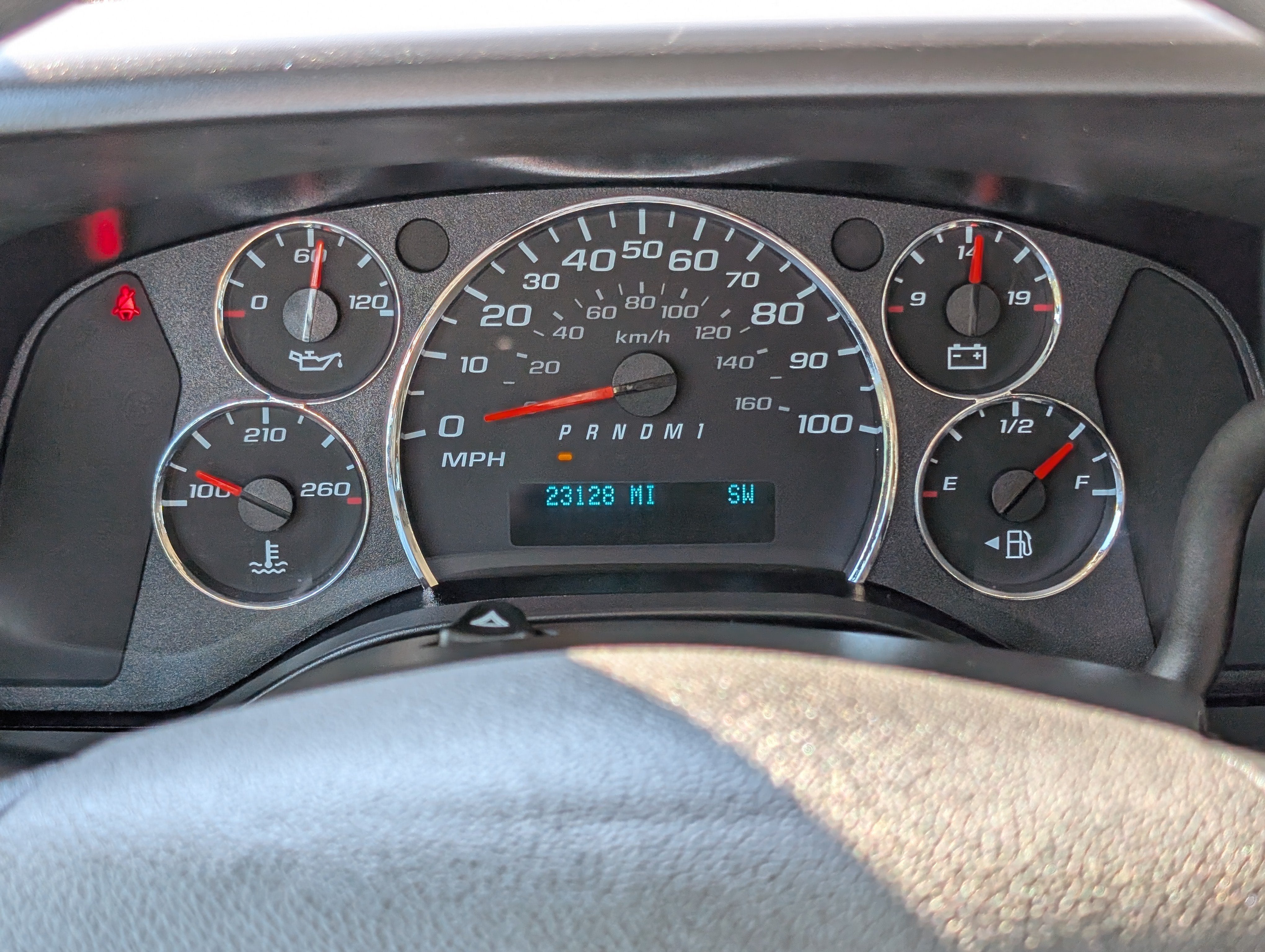 2025 Chevrolet Express Passenger 1LT