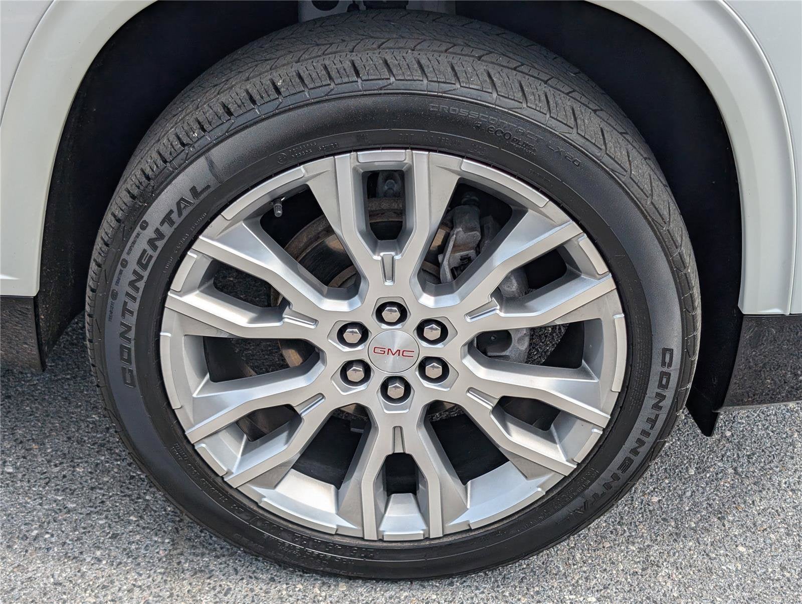 2024 GMC Acadia Denali