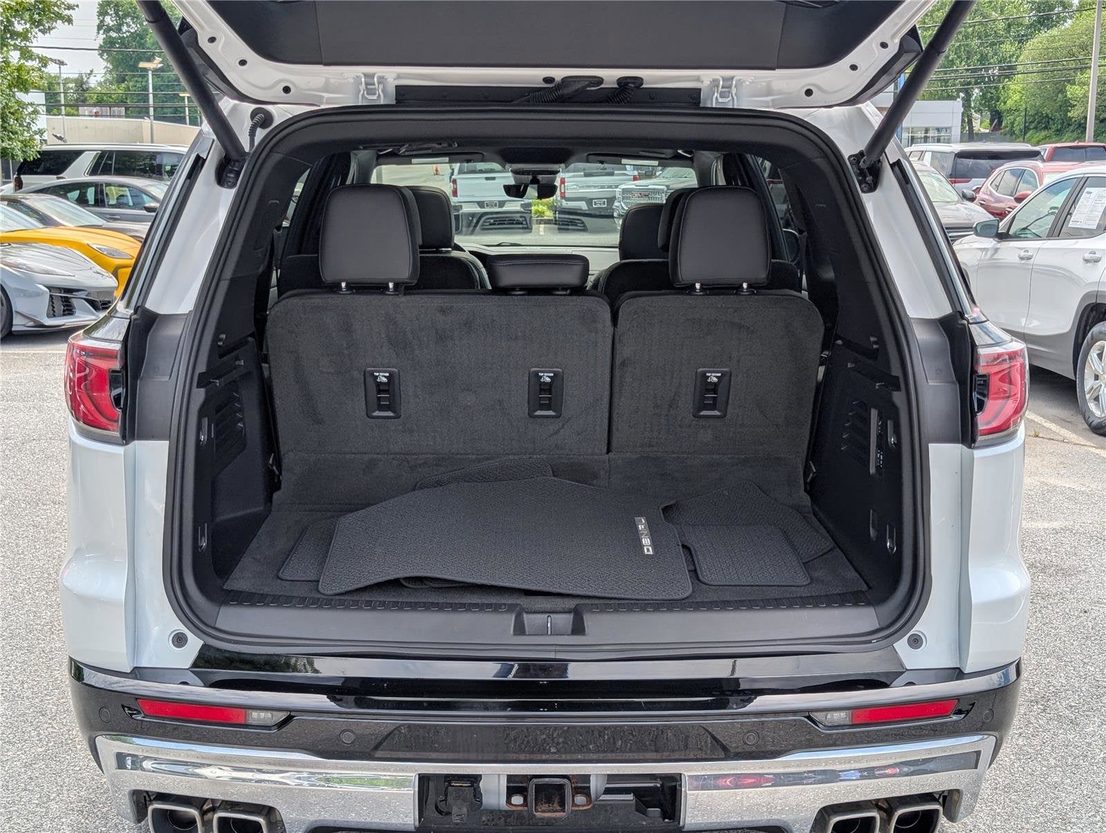 2024 GMC Acadia Denali