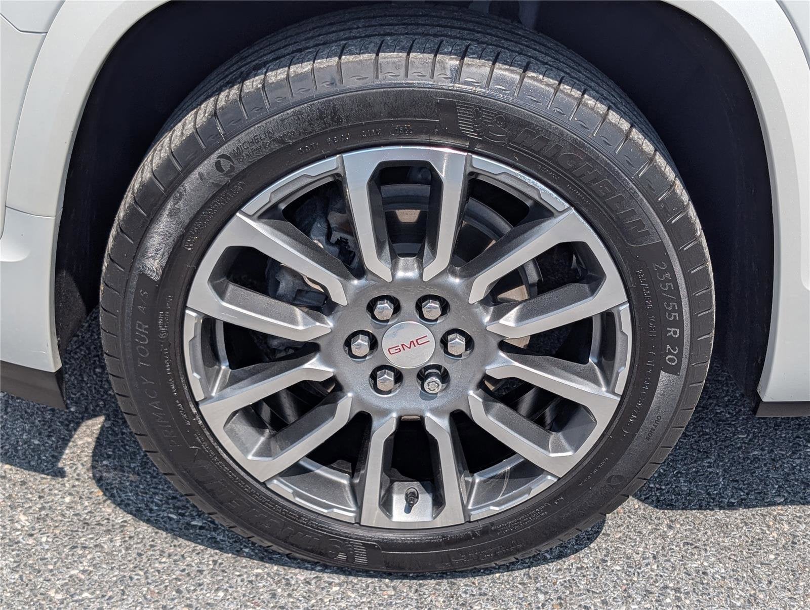 2022 GMC Acadia Denali