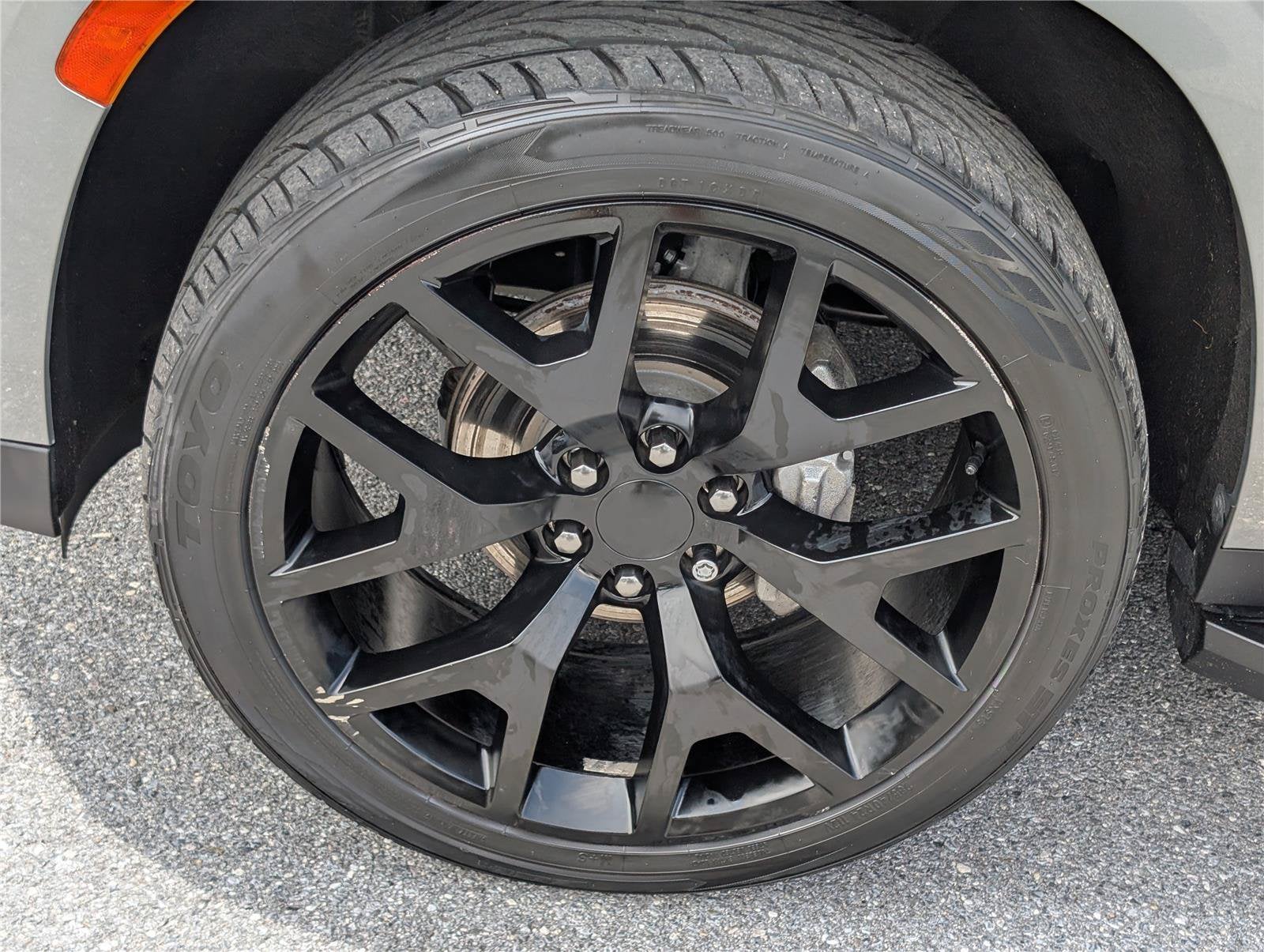 2023 GMC Yukon SLE