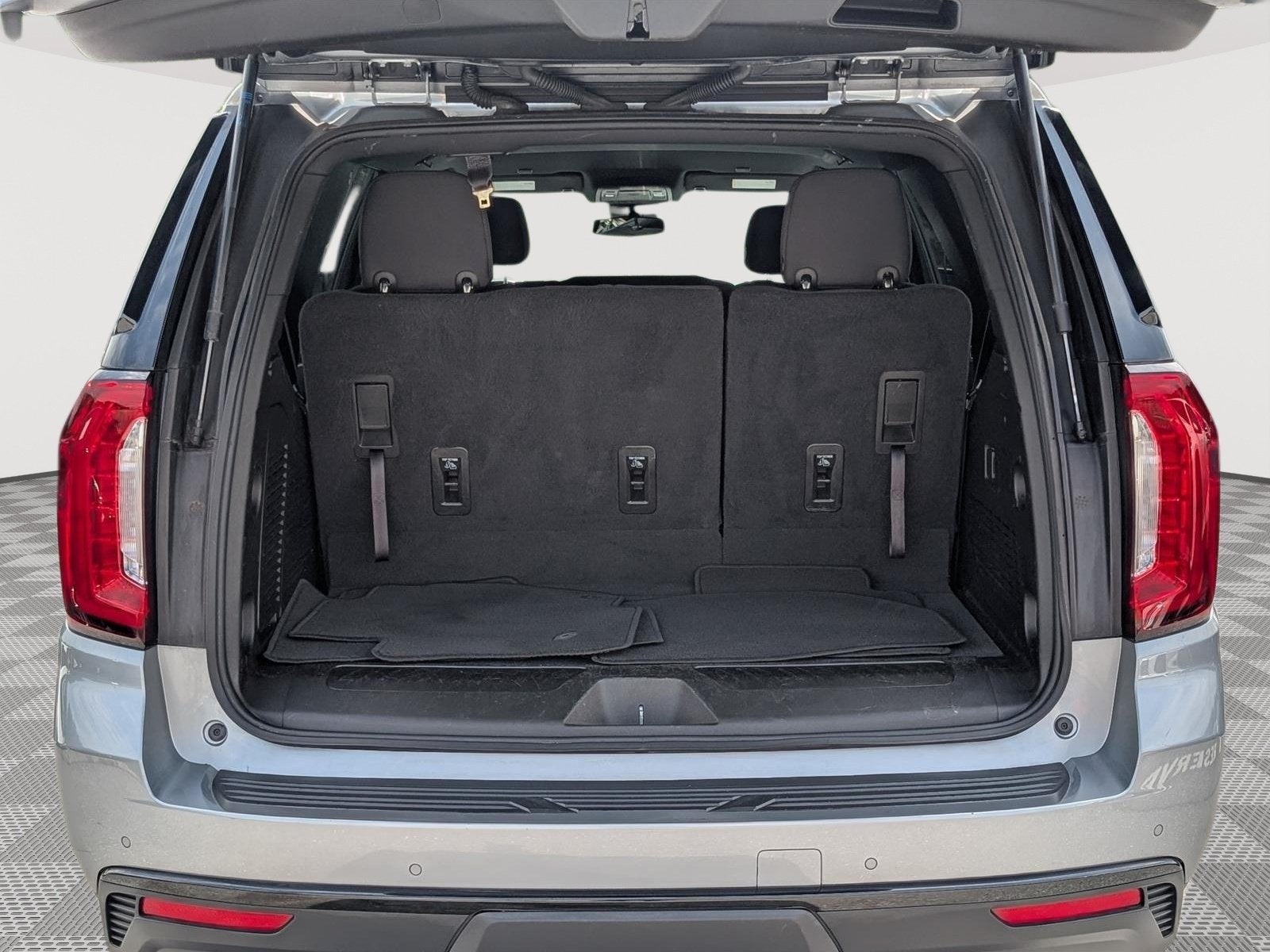 2023 GMC Yukon SLE