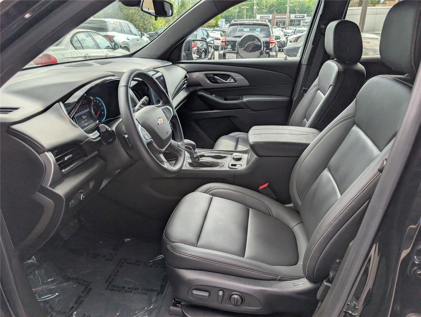 2023 Chevrolet Traverse LT Leather