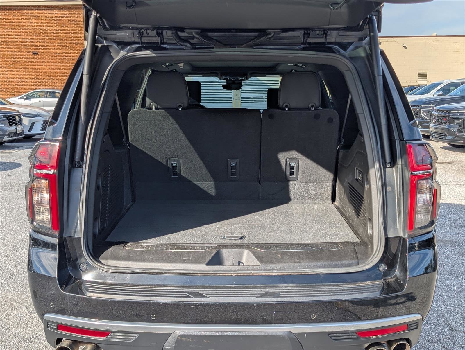 2023 Chevrolet Suburban High Country