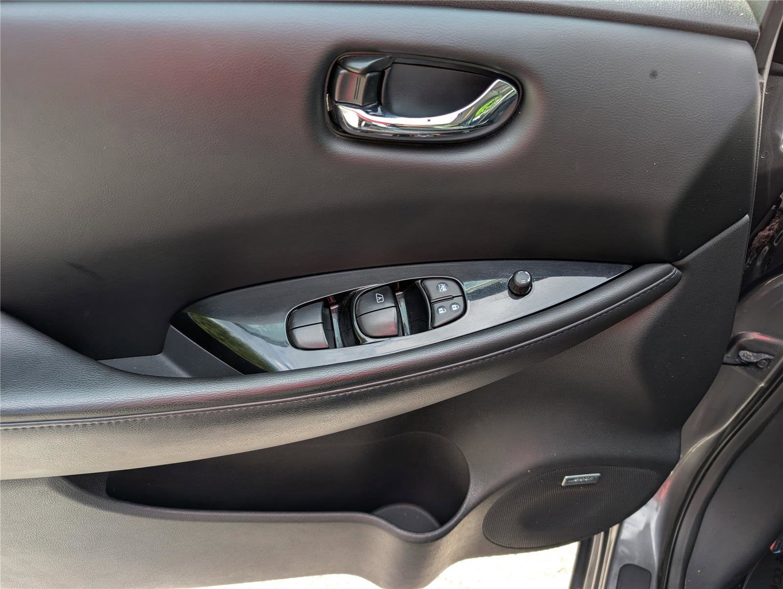 2015 Nissan LEAF S