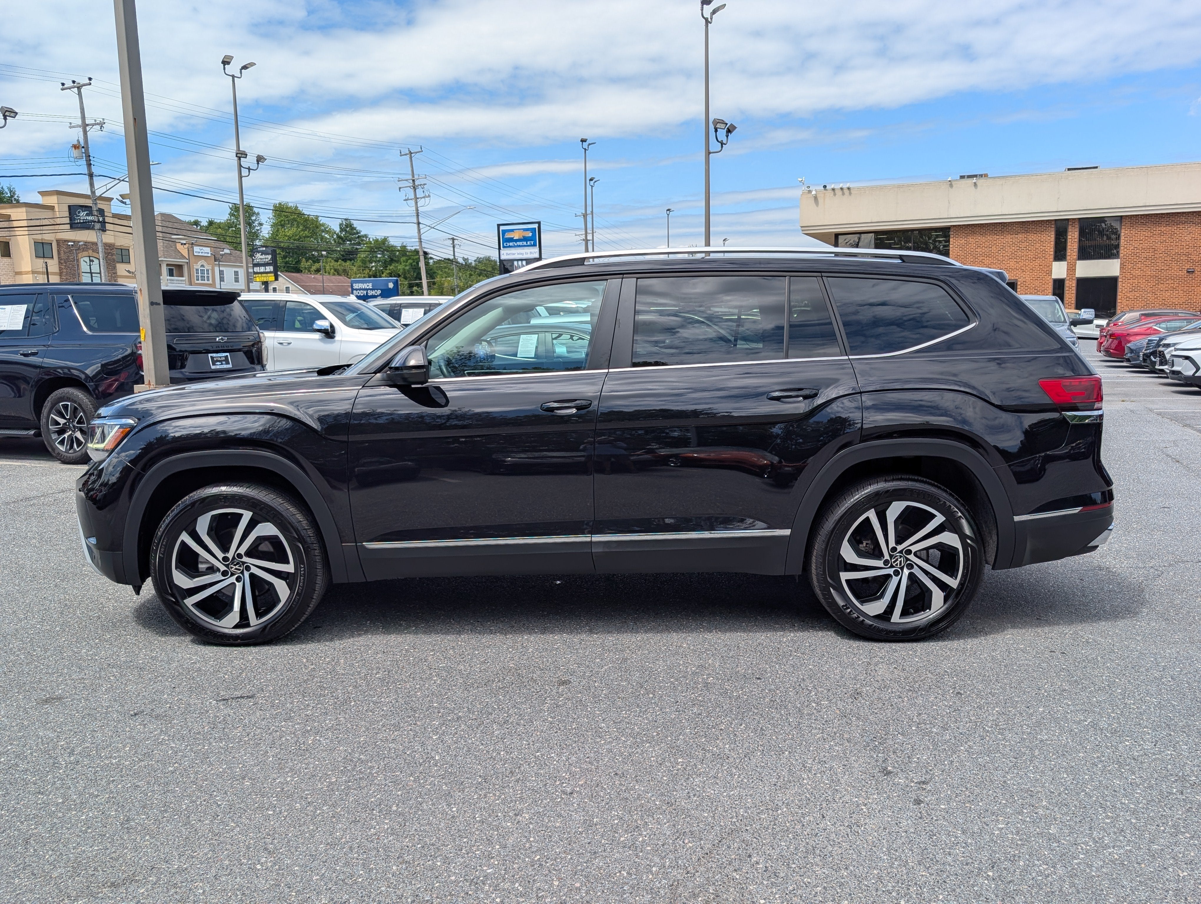 2023 Volkswagen Atlas 2.0T SEL