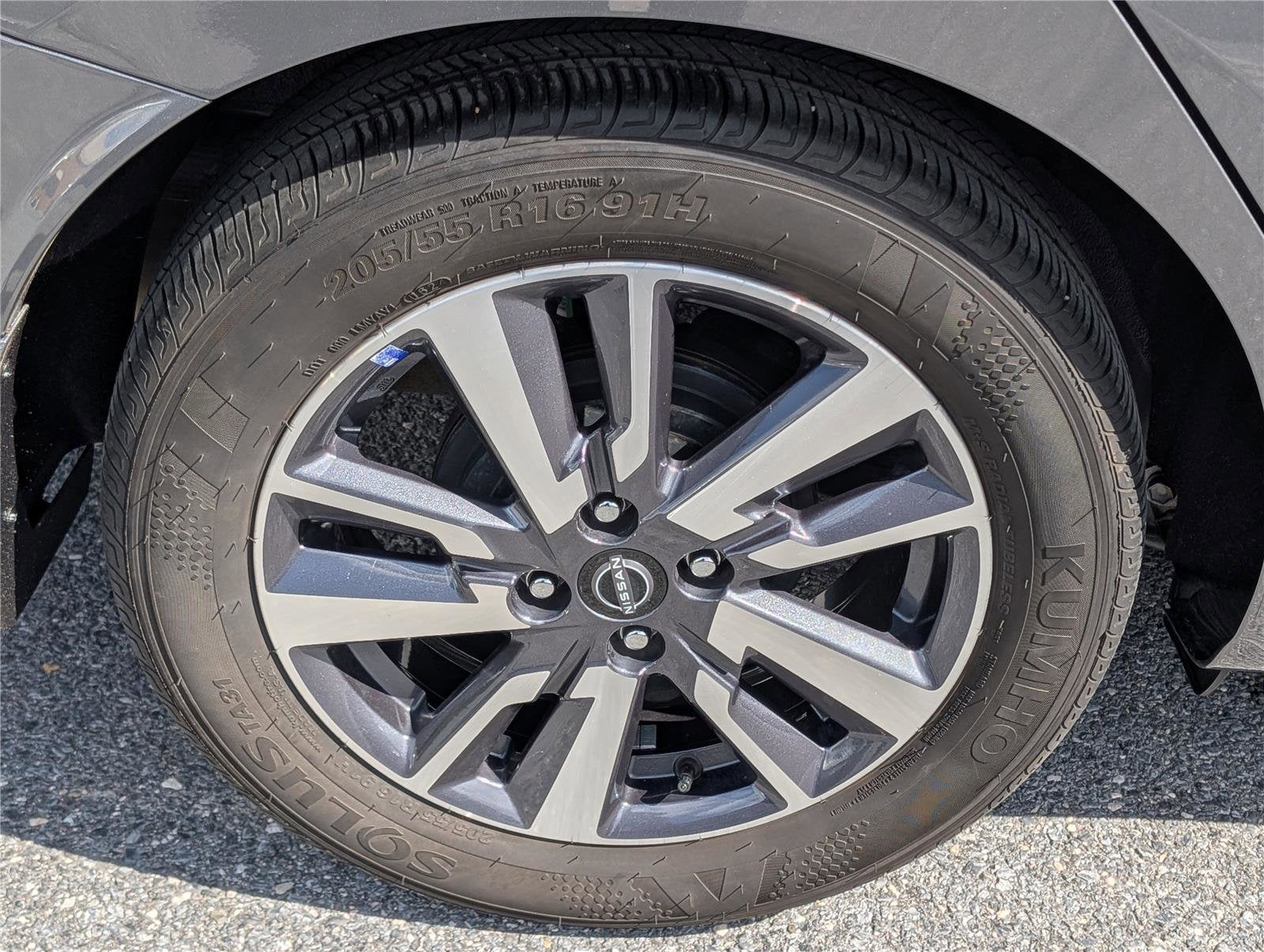 2024 Nissan Versa SV