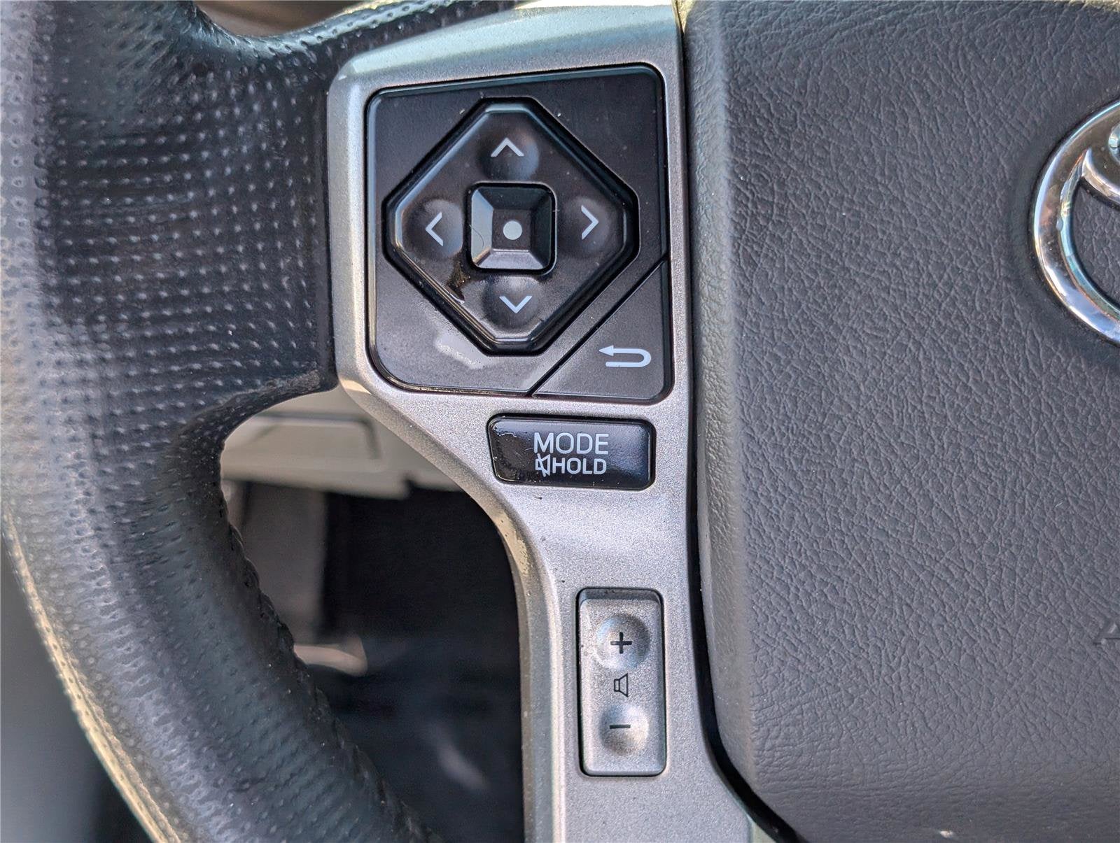 2014 Toyota Tacoma 4WD Double Cab V6 MT (Natl)