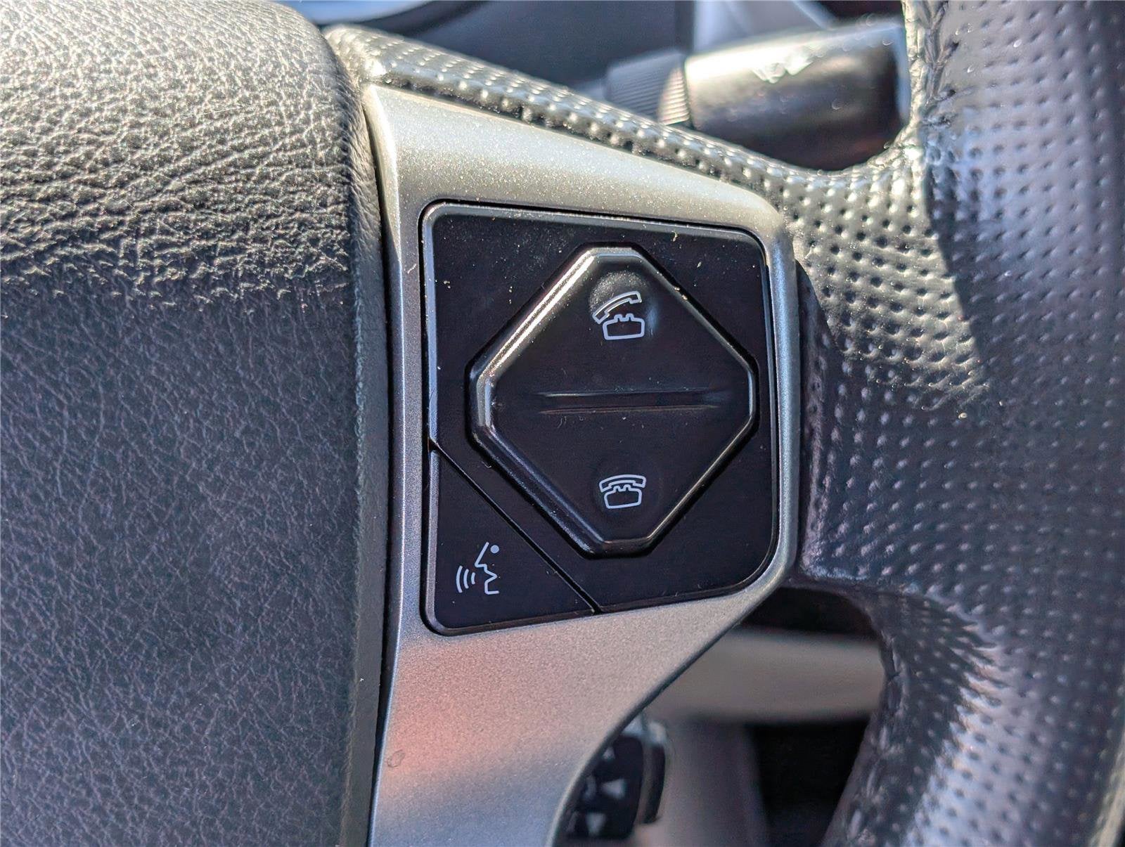 2014 Toyota Tacoma 4WD Double Cab V6 MT (Natl)