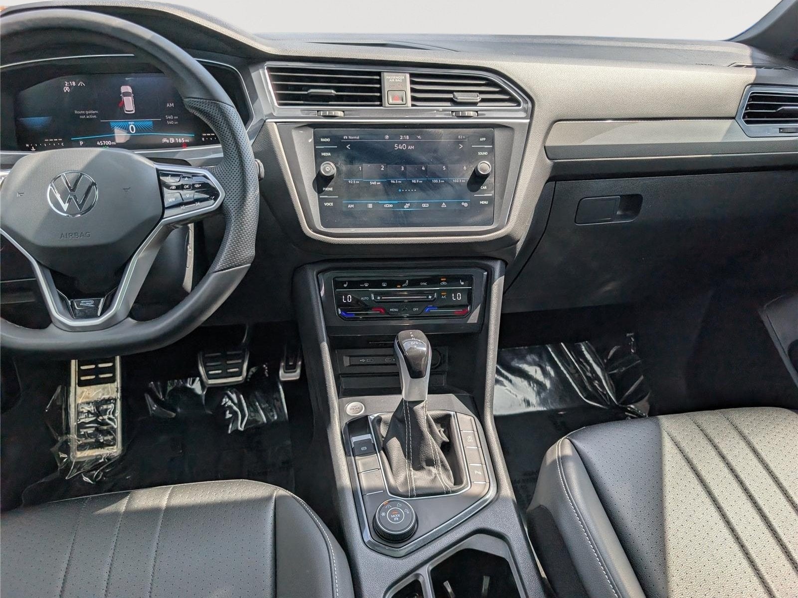 2024 Volkswagen Tiguan SE R-Line Black