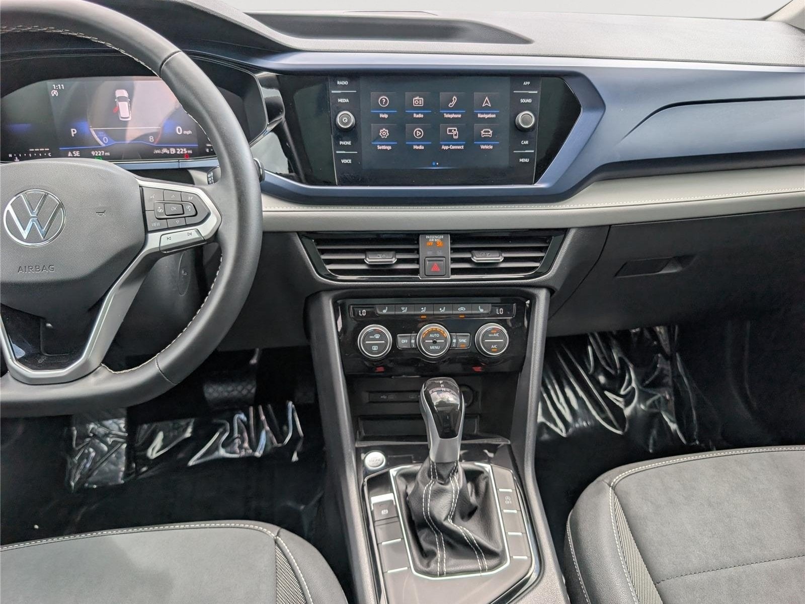 2024 Volkswagen Taos SE