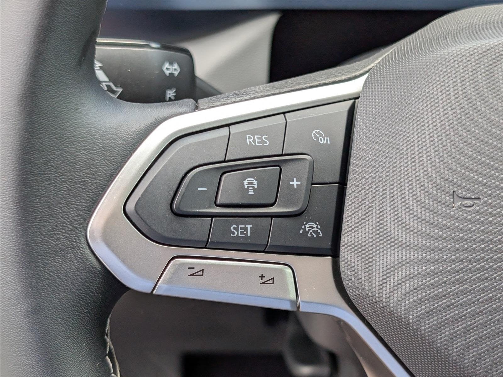 2024 Volkswagen Taos SE
