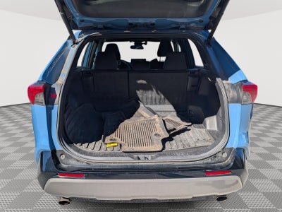 2022 Toyota RAV4 Hybrid SE