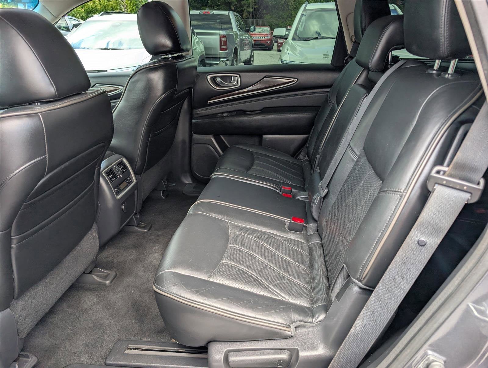 2013 INFINITI JX35 AWD 4dr