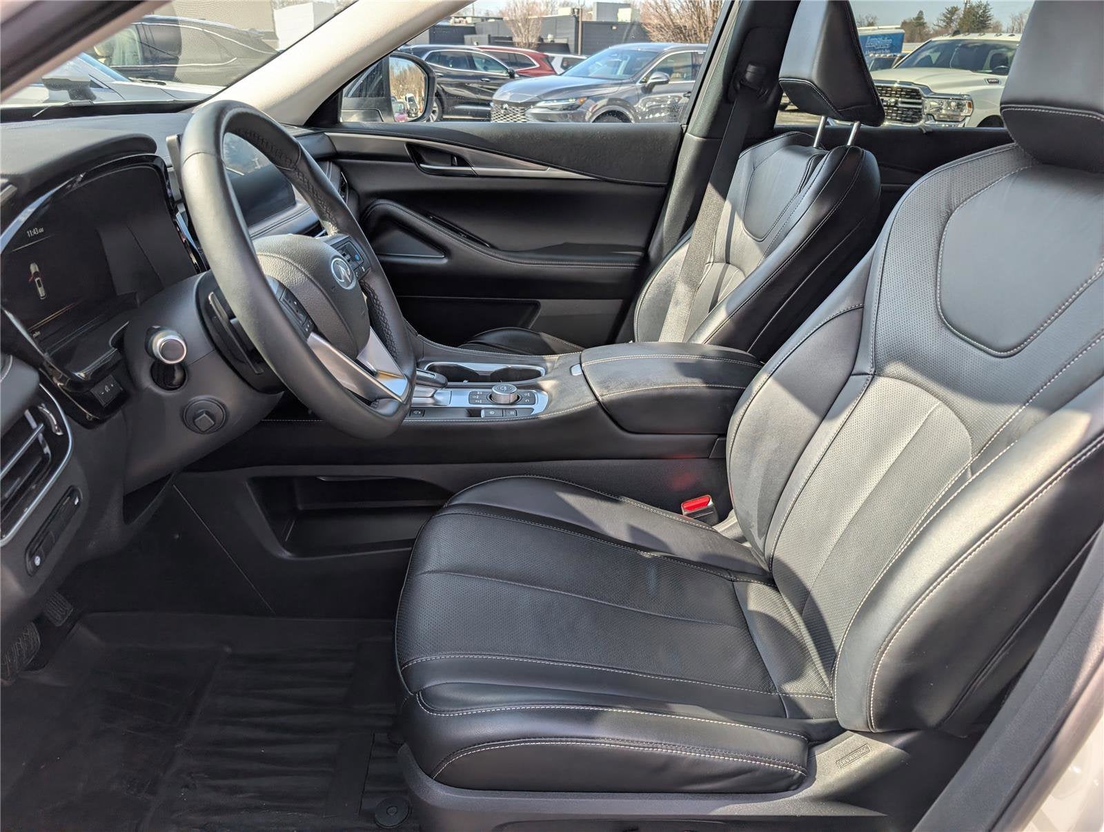 2023 INFINITI QX60 LUXE