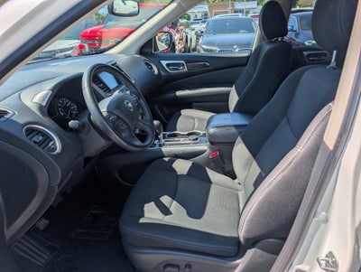 2020 Nissan Pathfinder SV