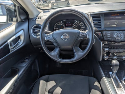 2020 Nissan Pathfinder SV