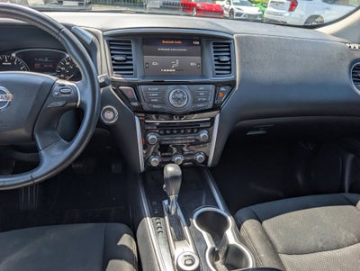 2020 Nissan Pathfinder SV