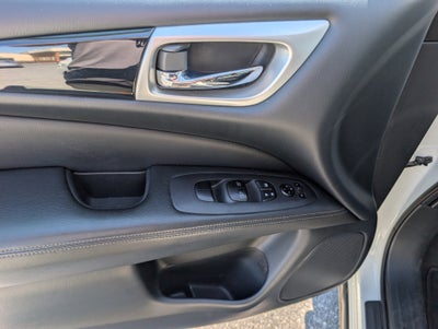 2020 Nissan Pathfinder SV
