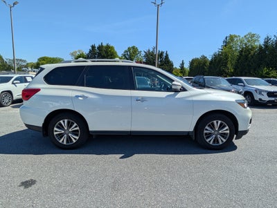 2020 Nissan Pathfinder SV