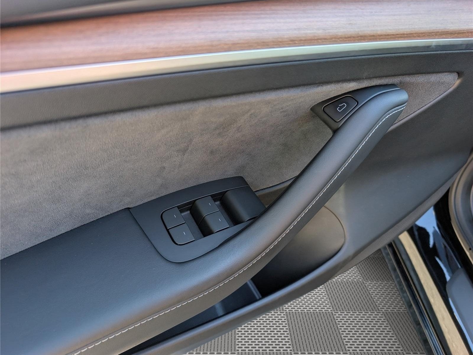 2023 Tesla Model 3 RWD