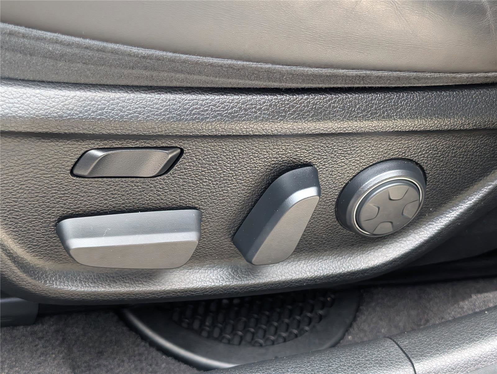 2021 Genesis G70 2.0T